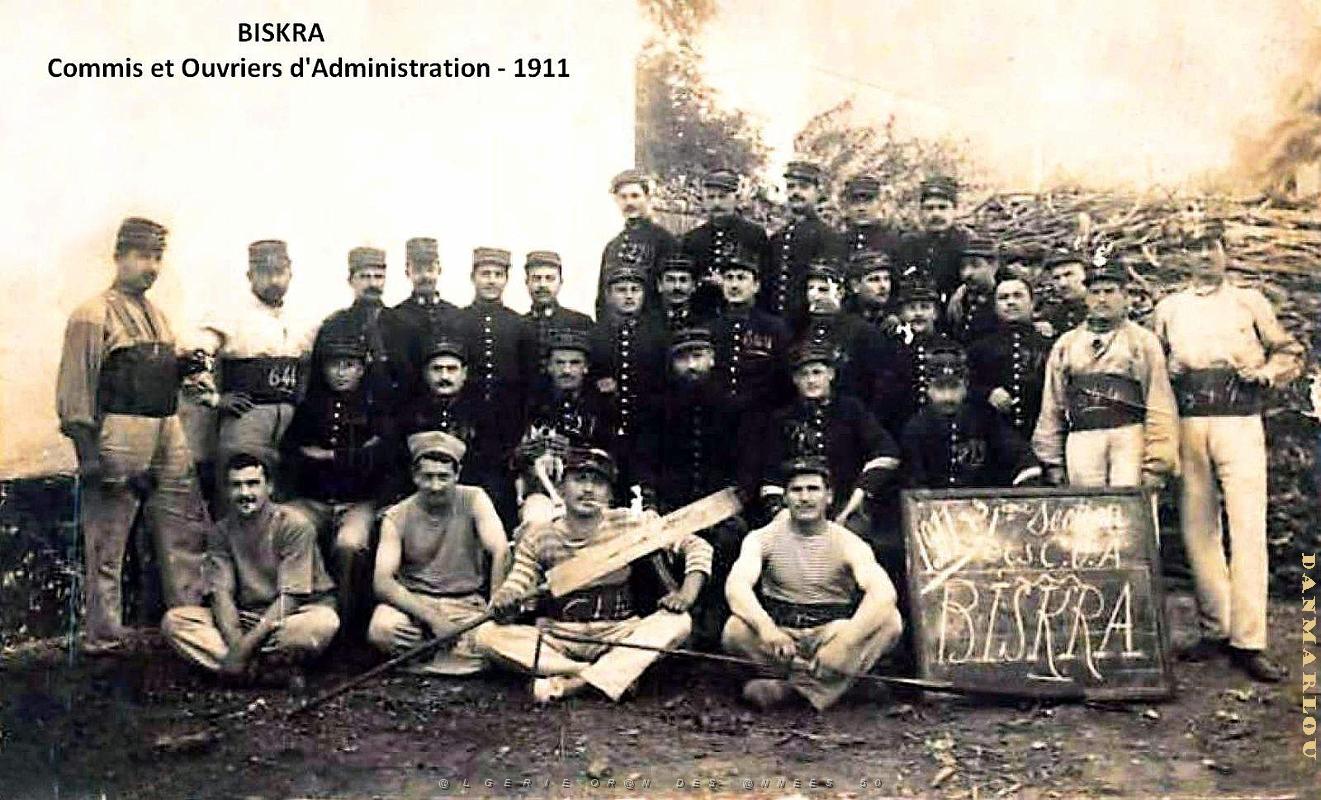 Biskra - Commis et Ouvriers d'Administration - 1911.jpg